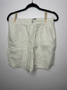 Tahari Cream Flat-Front Linen Shorts med